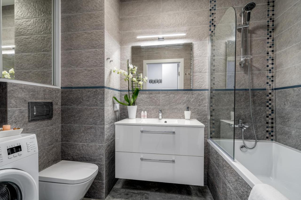 Flow Apartments Torun Bagian luar foto