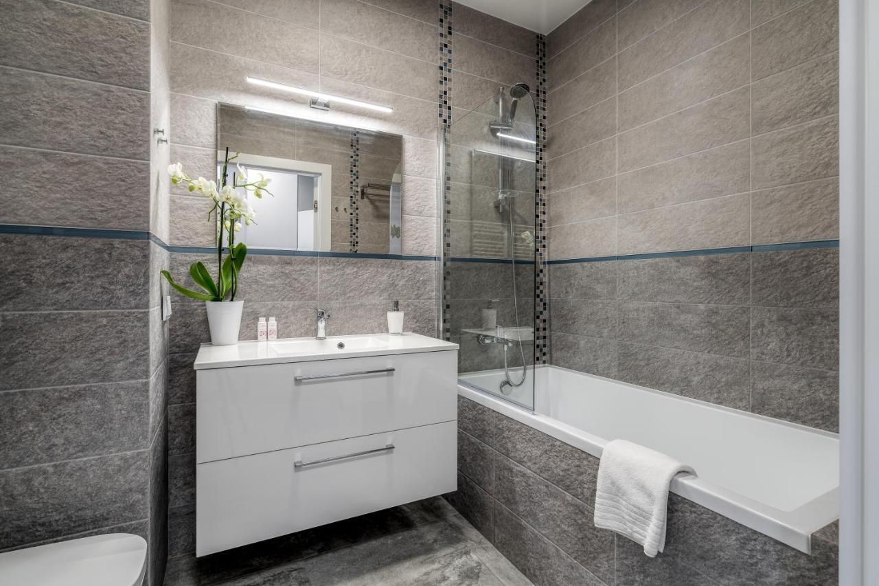 Flow Apartments Torun Bagian luar foto